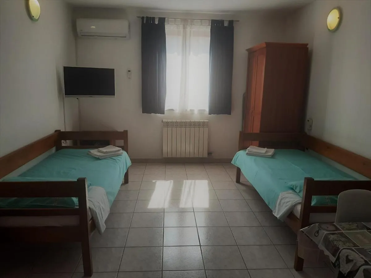Apartments Barbara Gregovica Pula 0*,  Croatia